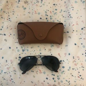 Black Ray Ban Aviators